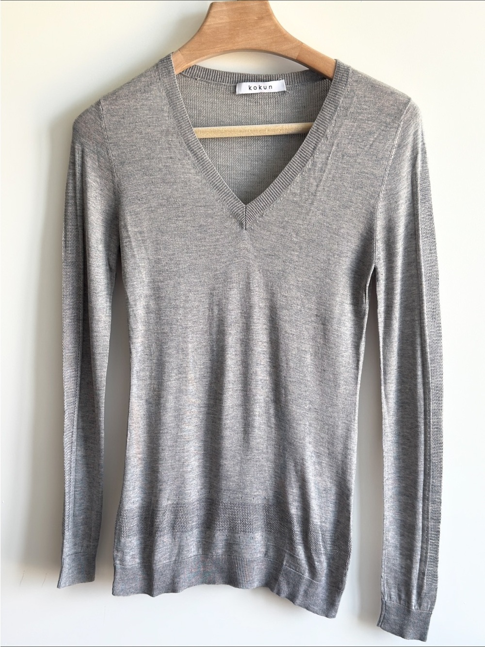 Kokun Gray Bamboo Cashmere V-Neck Knit Sweater Size S Lightweight Luxury